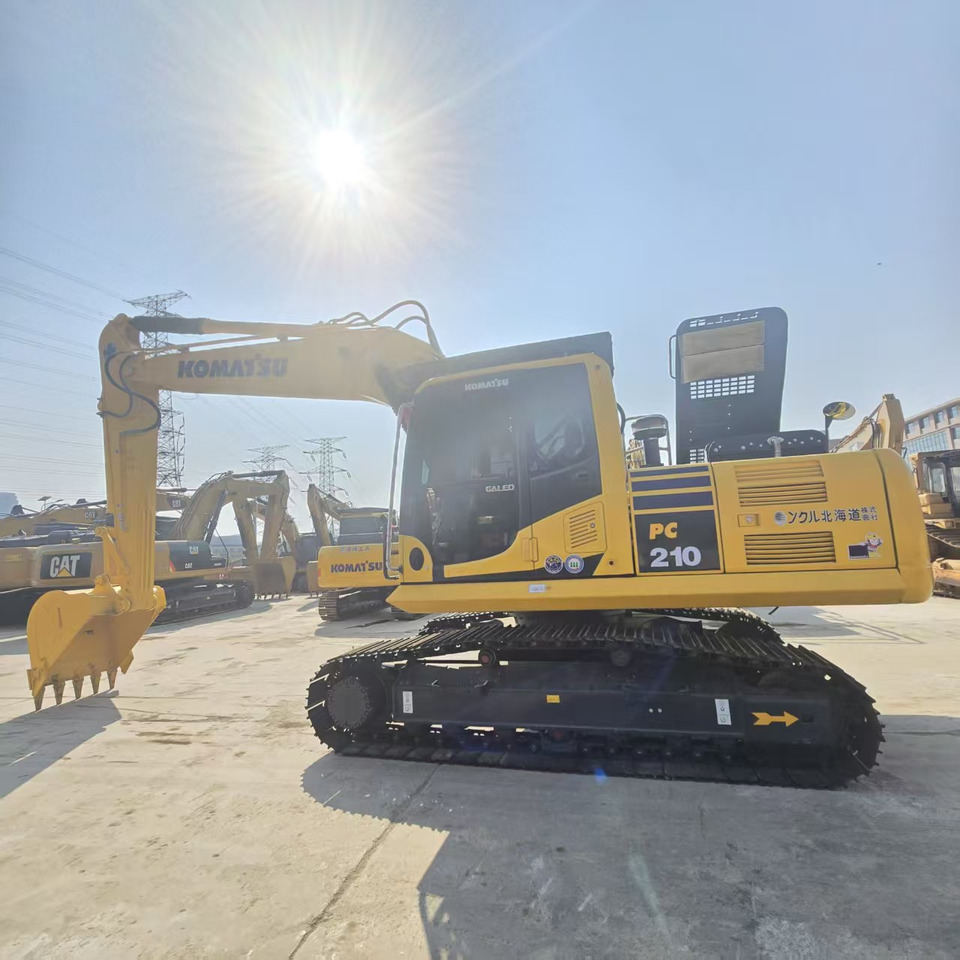 Komatsu PC210-8 - 履带式挖掘机:图4 Komatsu PC210-8 - 履带式挖掘机:图4
