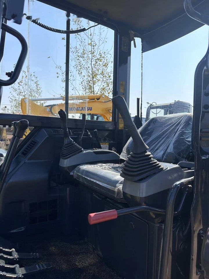 Komatsu PC50 - 小型挖掘机:图1 Komatsu PC50 - 小型挖掘机:图1