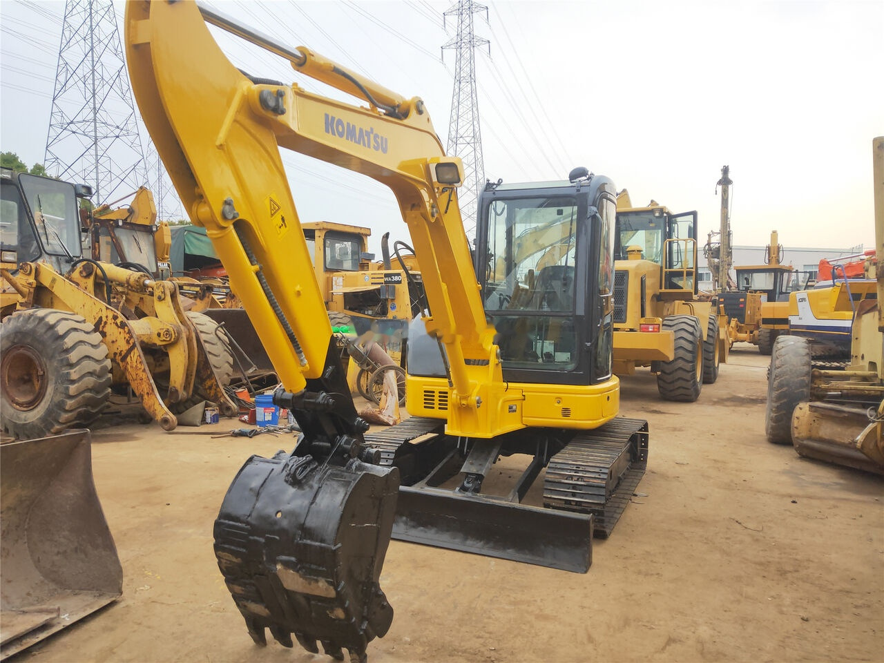 Komatsu PC55 - 小型挖掘机:图4 Komatsu PC55 - 小型挖掘机:图4