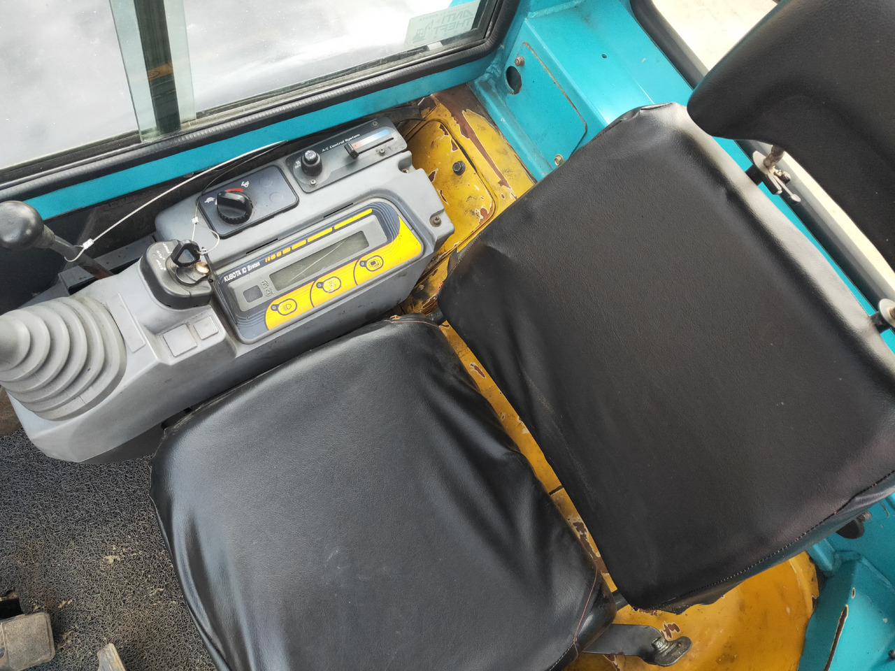 Kubota KX135 - 小型挖掘机:图1 Kubota KX135 - 小型挖掘机:图1