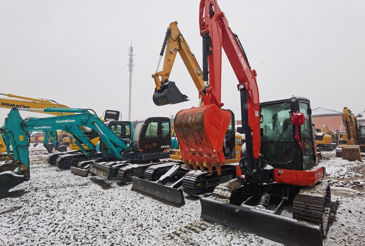 Kubota KX165 - 小型挖掘机:图2 Kubota KX165 - 小型挖掘机:图2