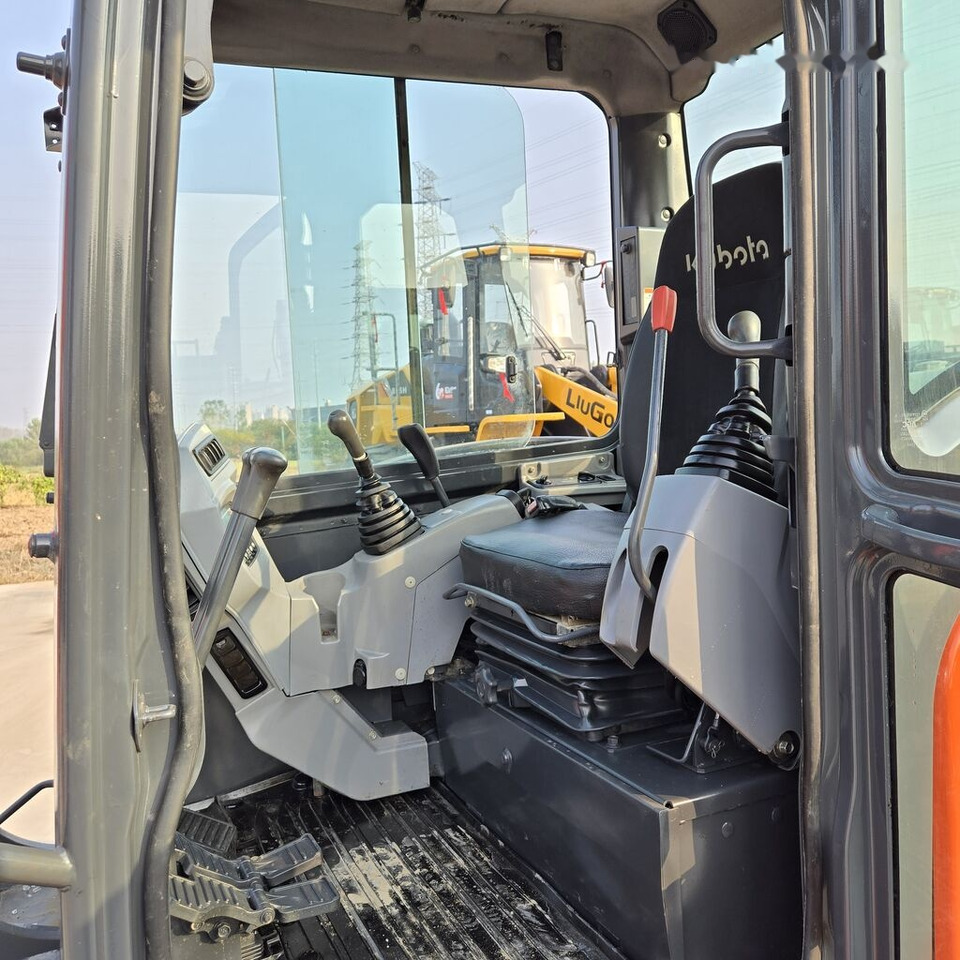 Kubota KX165 - 小型挖掘机:图4 Kubota KX165 - 小型挖掘机:图4