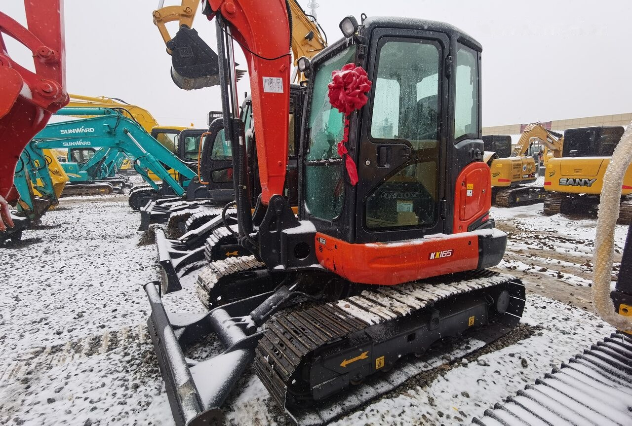 Kubota KX165 - 小型挖掘机:图3 Kubota KX165 - 小型挖掘机:图3