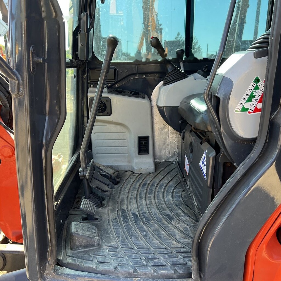 Kubota U50 - 小型挖掘机:图3 Kubota U50 - 小型挖掘机:图3