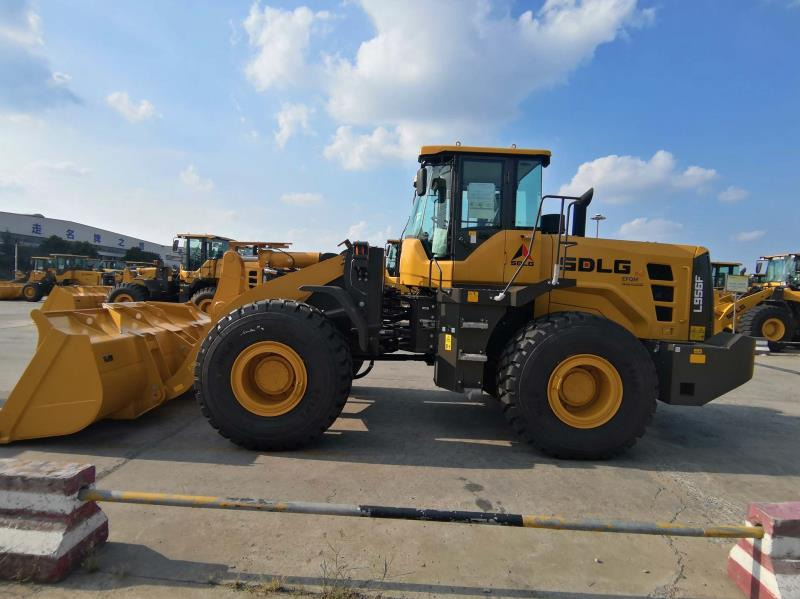 SDLG 956F - 轮式装载机:图1 SDLG 956F - 轮式装载机:图1