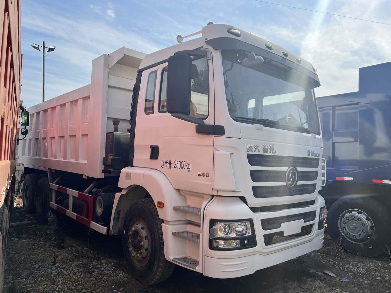SHACMAN M3000 - 翻斗车:图2 SHACMAN M3000 - 翻斗车:图2