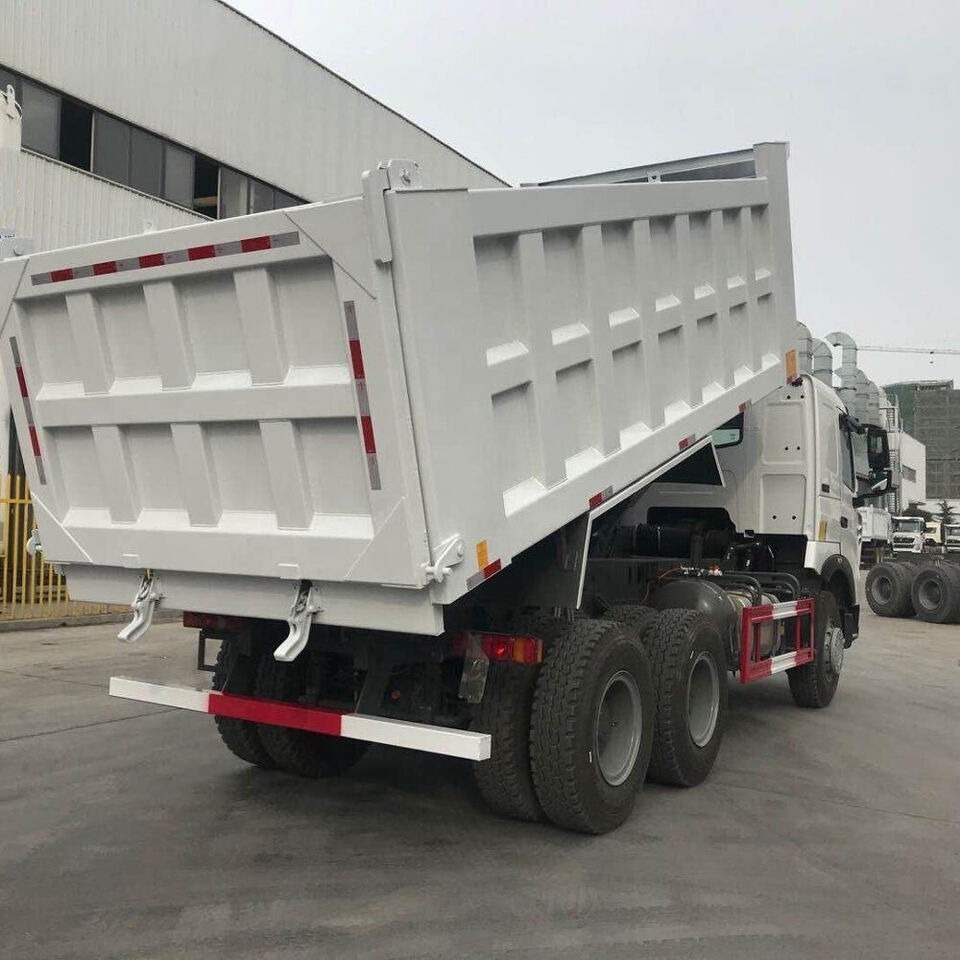 SINOTRUK A7 6x4 - 翻斗车:图4 SINOTRUK A7 6x4 - 翻斗车:图4