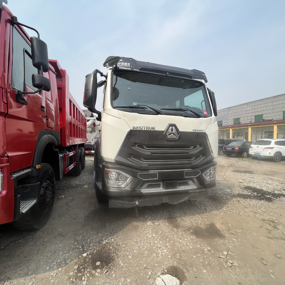SINOTRUK HOHAN - 牵引车:图1 SINOTRUK HOHAN - 牵引车:图1