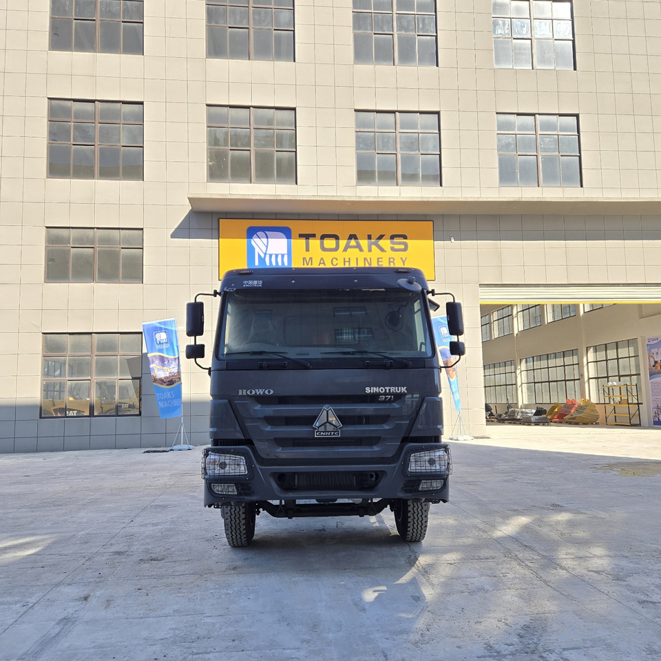 SINOTRUK HOWO 6x4 - 翻斗车:图4 SINOTRUK HOWO 6x4 - 翻斗车:图4