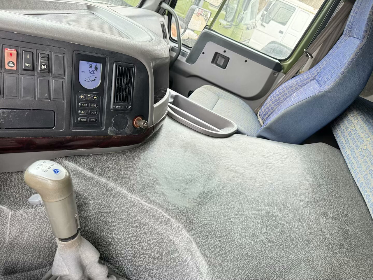 翻斗车 SINOTRUK HOWO 6x4：图10