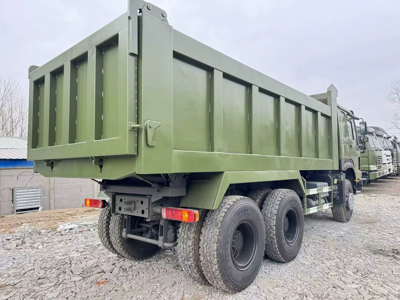 翻斗车 SINOTRUK HOWO 6x4：图7
