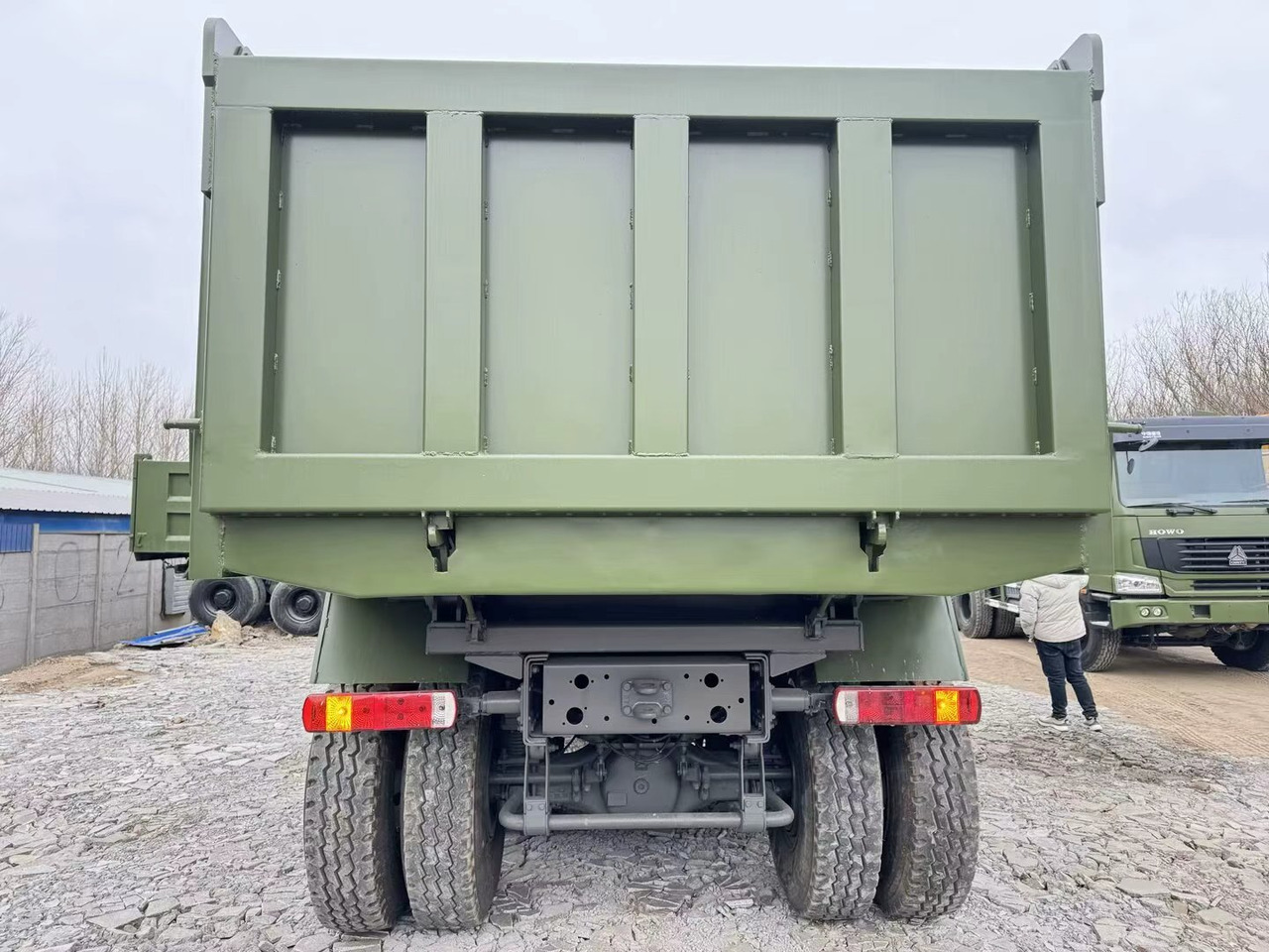 翻斗车 SINOTRUK HOWO 6x4：图8