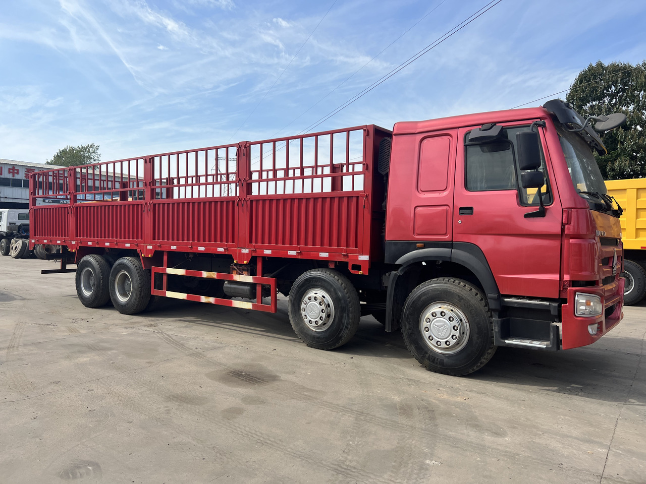 SINOTRUK HOWO 8*4 Fence Truck - 卡车:图4 SINOTRUK HOWO 8*4 Fence Truck - 卡车:图4