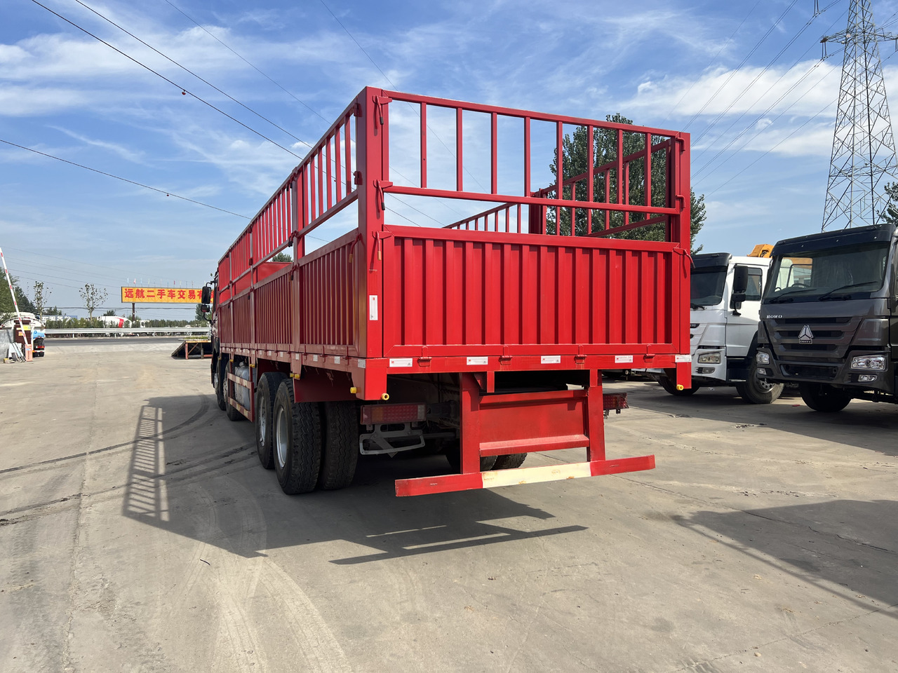 SINOTRUK HOWO 8*4 Fence Truck - 卡车:图5 SINOTRUK HOWO 8*4 Fence Truck - 卡车:图5