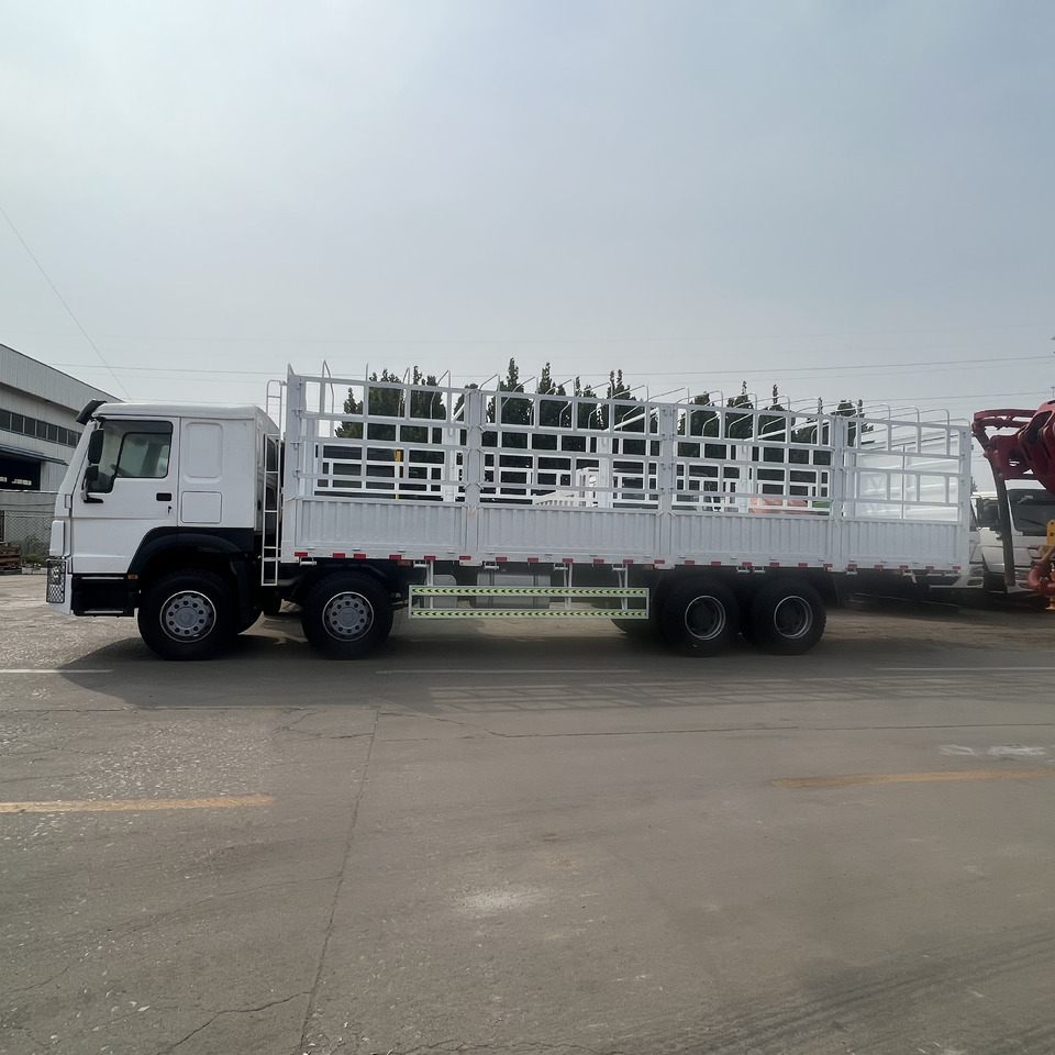 SINOTRUK HOWO 8*4 Fence Truck - 卡车:图3 SINOTRUK HOWO 8*4 Fence Truck - 卡车:图3