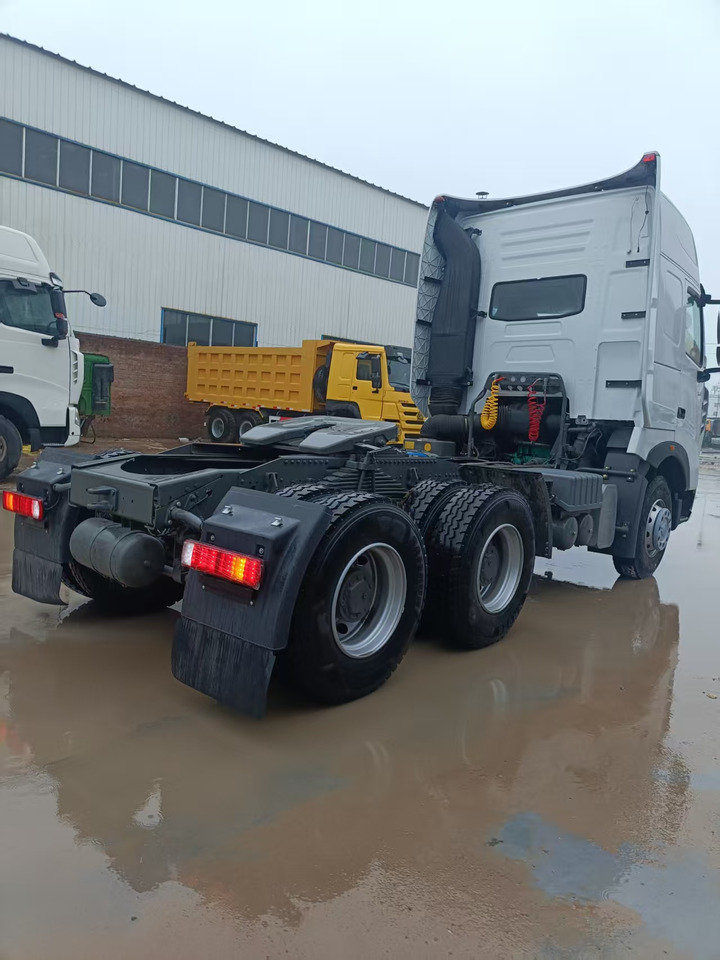 SINOTRUK HOWO A7 - 牵引车:图3 SINOTRUK HOWO A7 - 牵引车:图3
