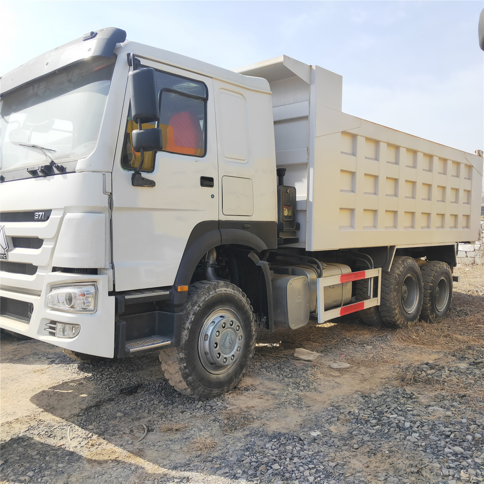 SINOTRUK HOWO - 翻斗车:图3 SINOTRUK HOWO - 翻斗车:图3