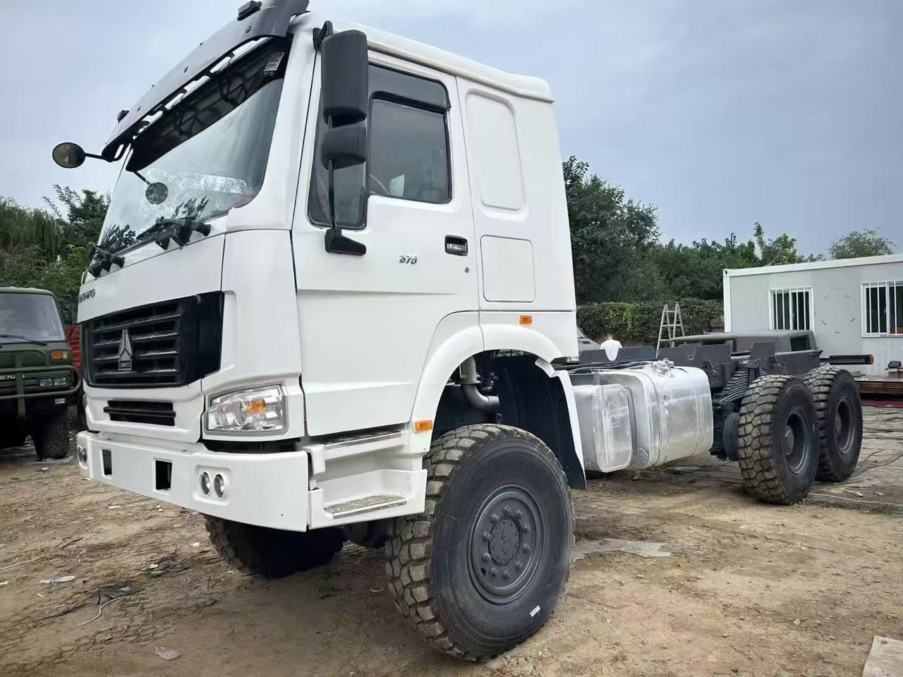 SINOTRUK HOWO - 牵引车:图2 SINOTRUK HOWO - 牵引车:图2