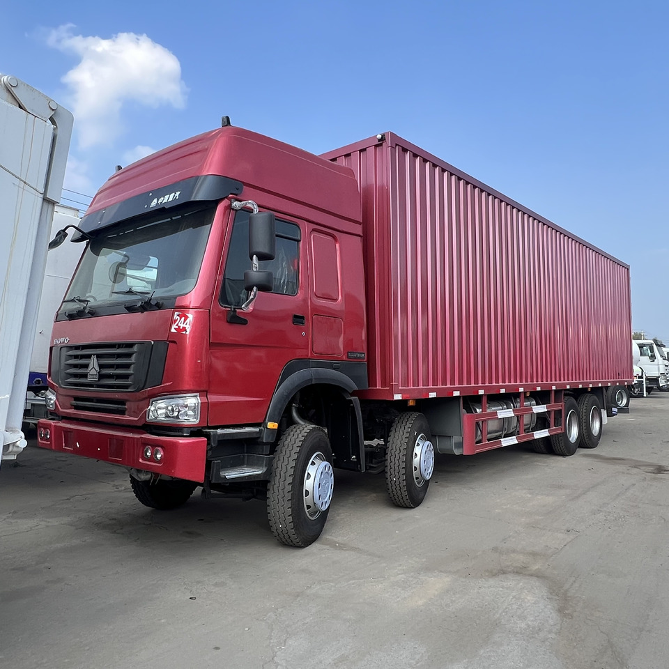 SINOTRUK HOWO - 厢式卡车:图1 SINOTRUK HOWO - 厢式卡车:图1