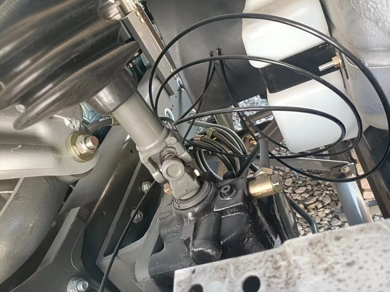 SINOTRUK HOWO - 翻斗车:图3 SINOTRUK HOWO - 翻斗车:图3