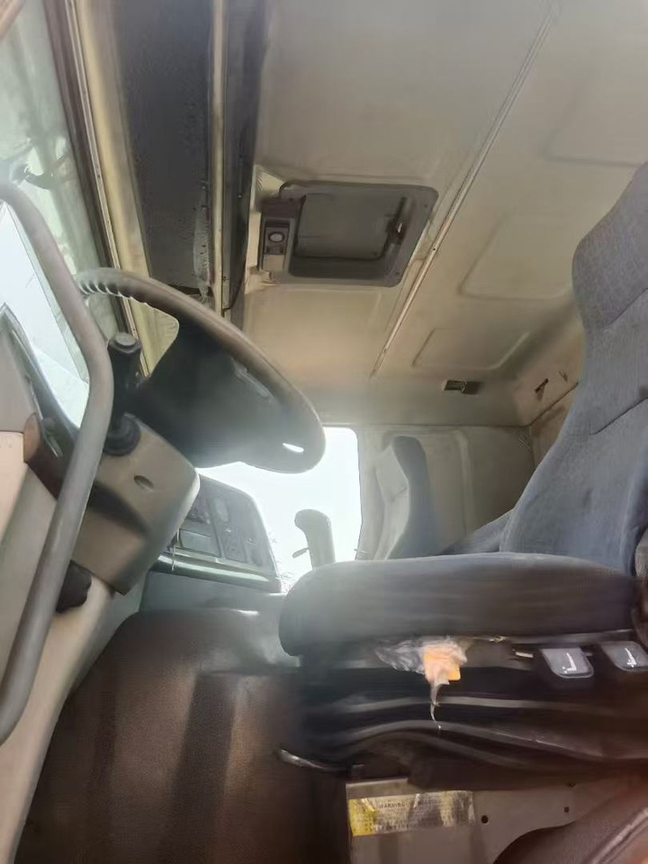 SINOTRUK HOWO - 牵引车:图3 SINOTRUK HOWO - 牵引车:图3