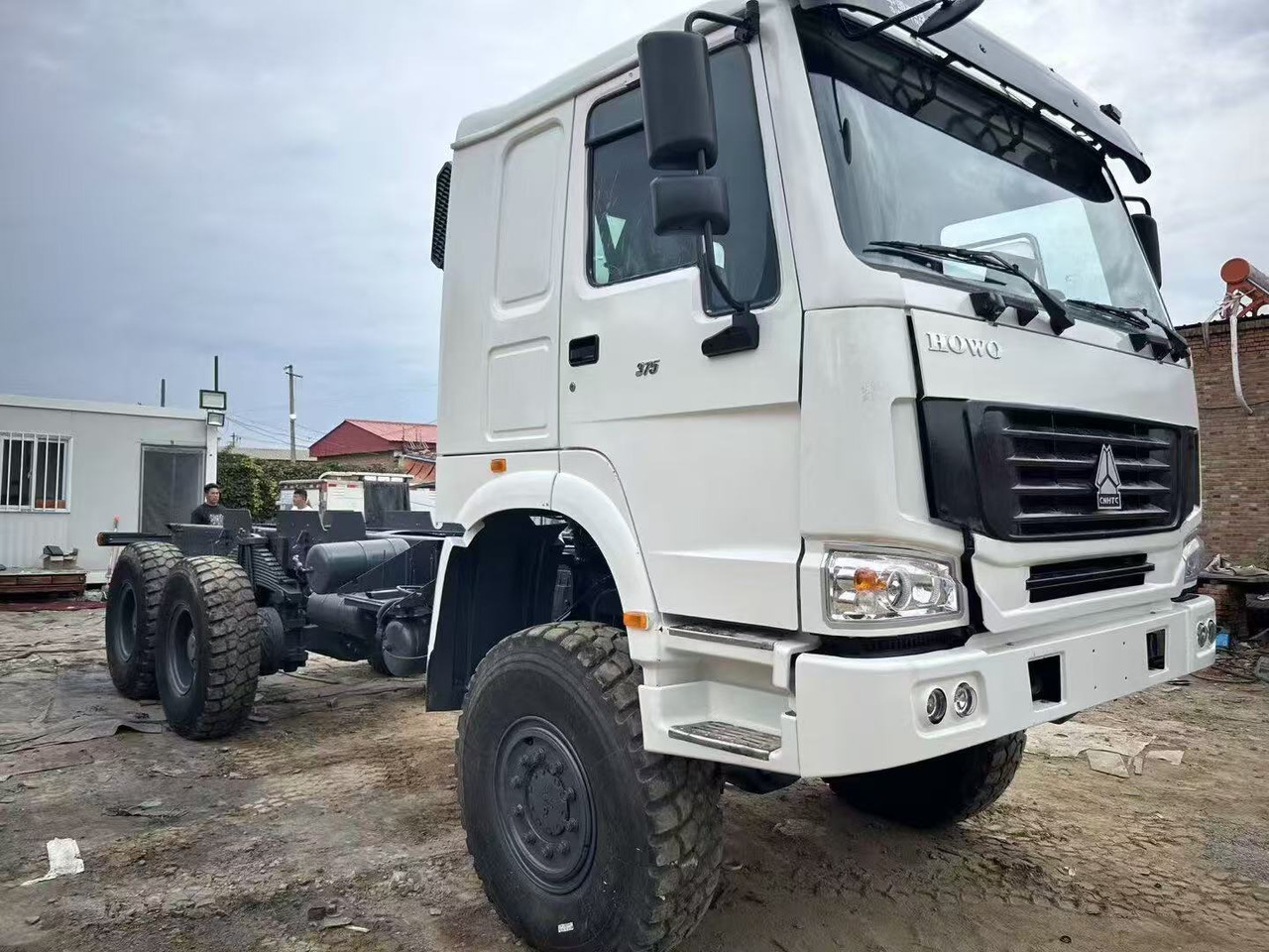 SINOTRUK HOWO - 牵引车:图1 SINOTRUK HOWO - 牵引车:图1