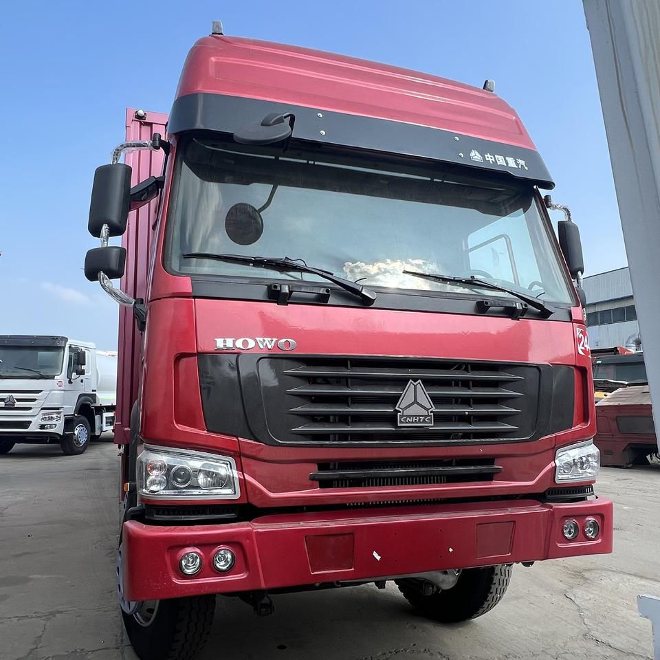 SINOTRUK HOWO - 厢式卡车:图2 SINOTRUK HOWO - 厢式卡车:图2