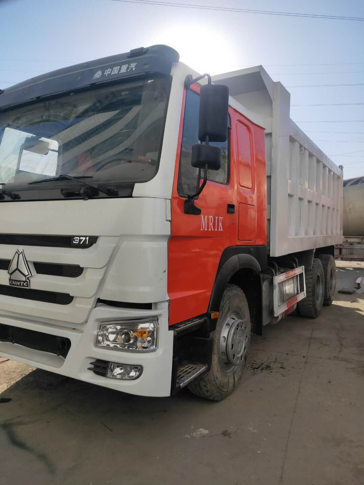 SINOTRUK HOWO - 翻斗车:图3 SINOTRUK HOWO - 翻斗车:图3