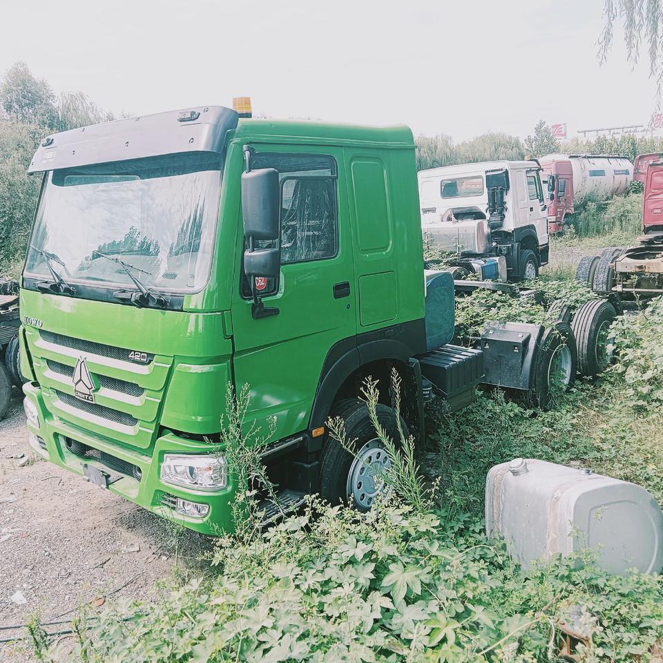 SINOTRUK HOWO - 牵引车:图2 SINOTRUK HOWO - 牵引车:图2