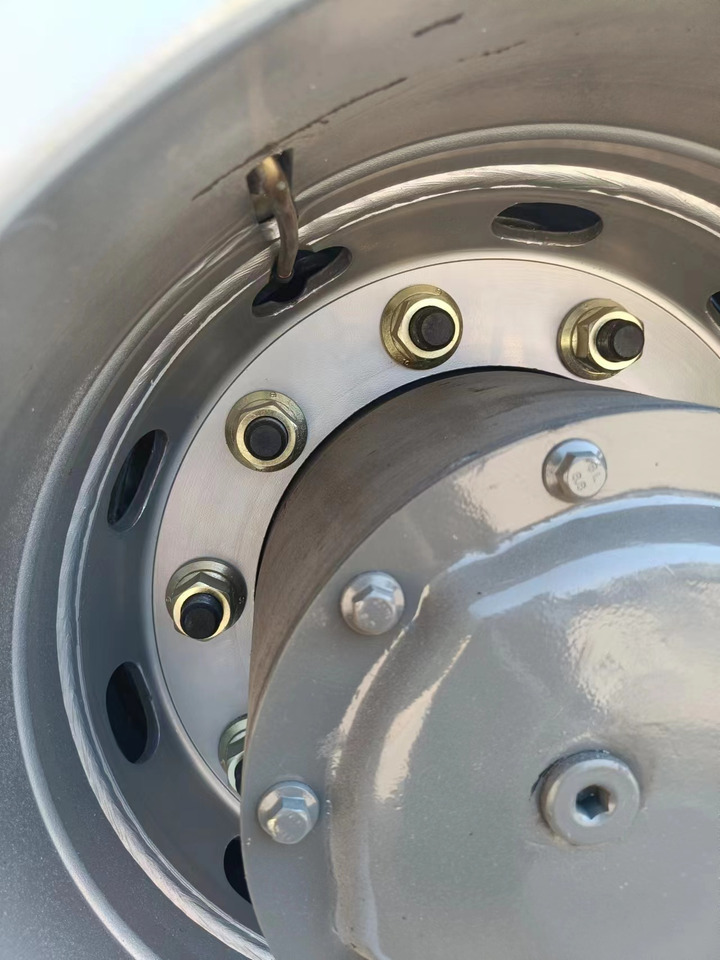 SINOTRUK HOWO - 翻斗车:图4 SINOTRUK HOWO - 翻斗车:图4