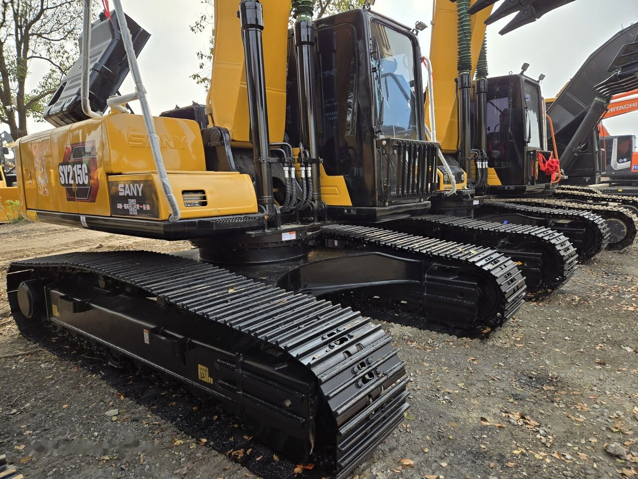 Sany SY215C - 履带式挖掘机:图4 Sany SY215C - 履带式挖掘机:图4