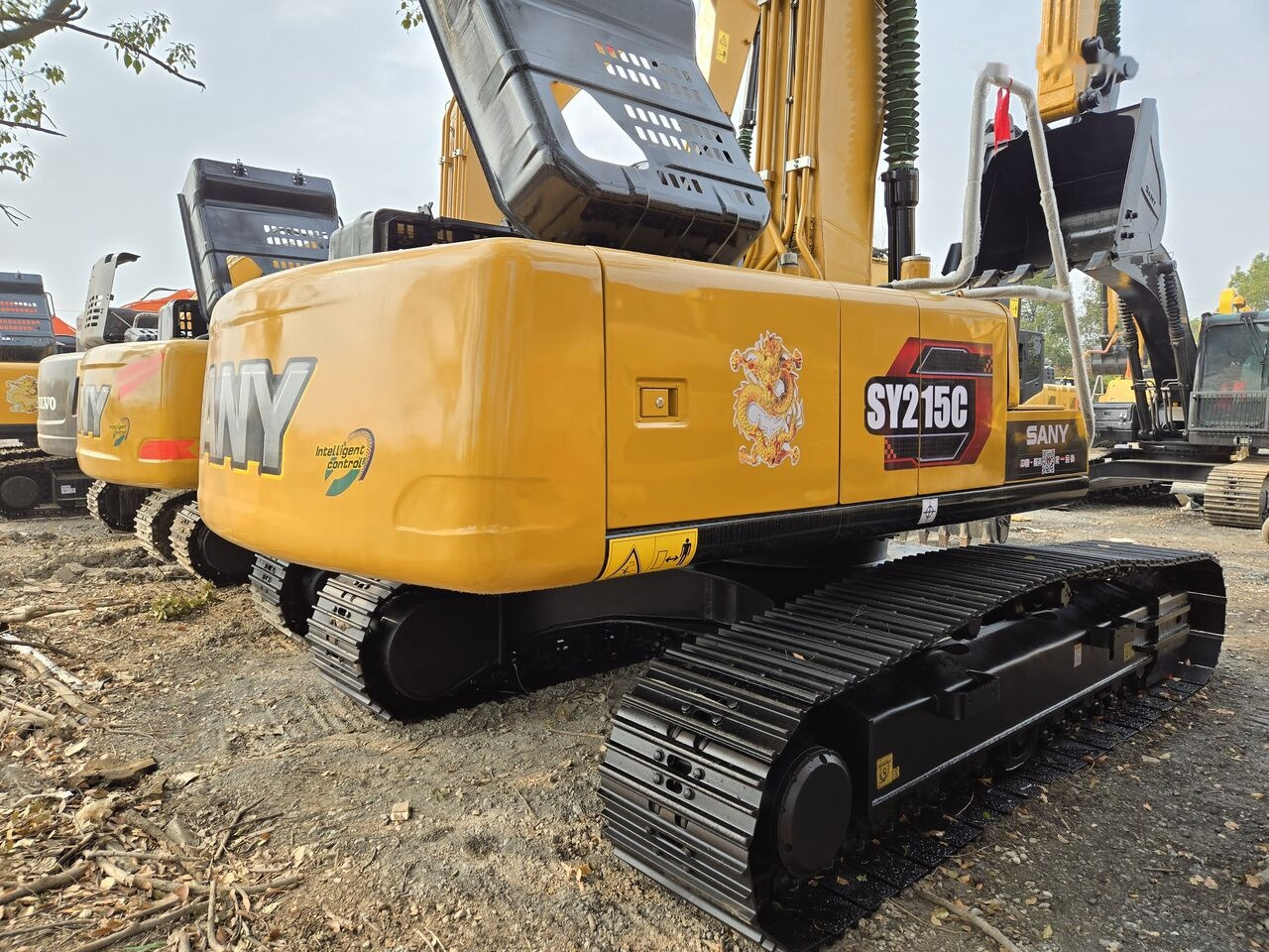Sany SY215C - 履带式挖掘机:图3 Sany SY215C - 履带式挖掘机:图3
