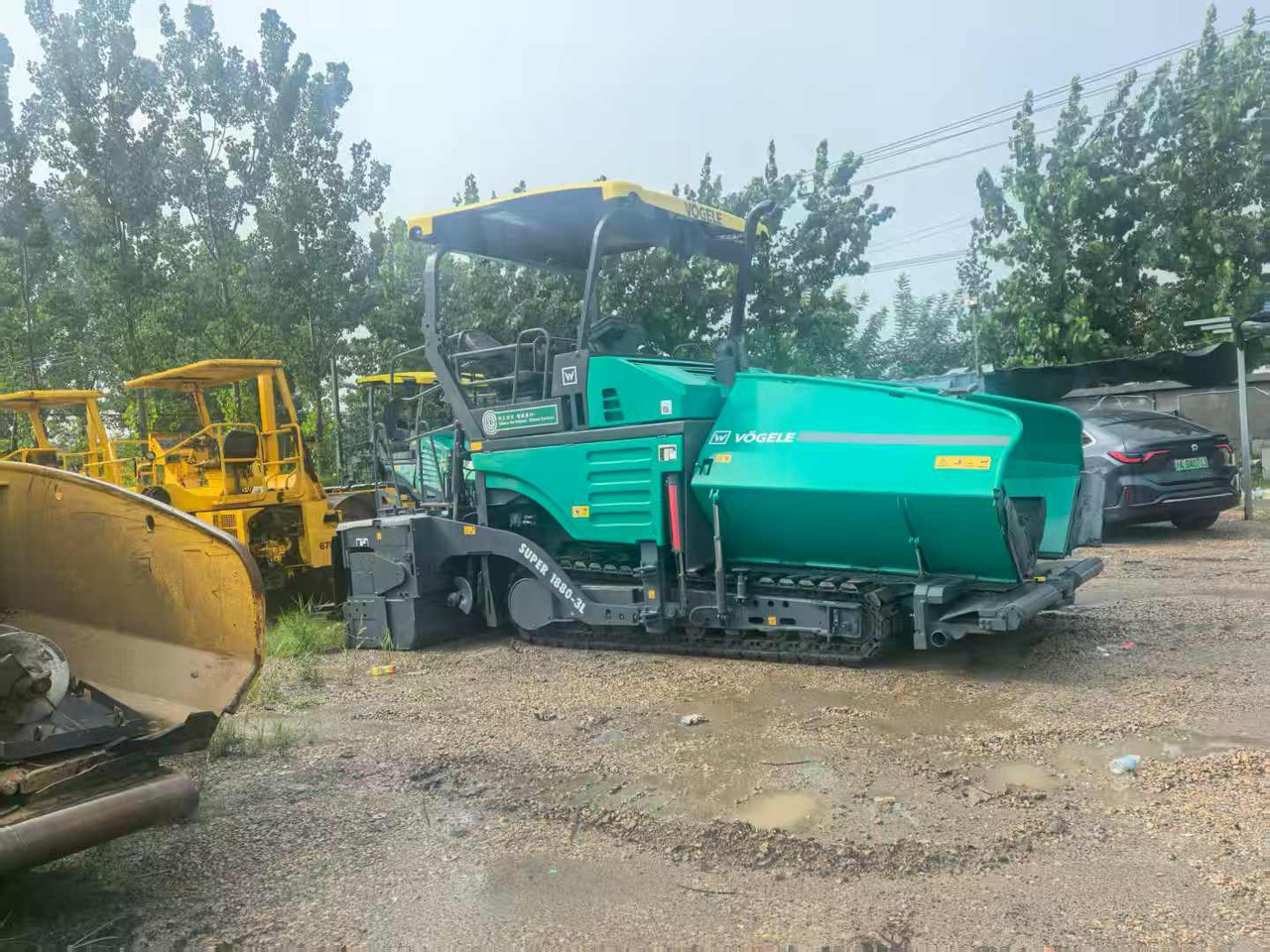 VÖGELE Super 1880-3L - 沥青铺路机:图2 VÖGELE Super 1880-3L - 沥青铺路机:图2