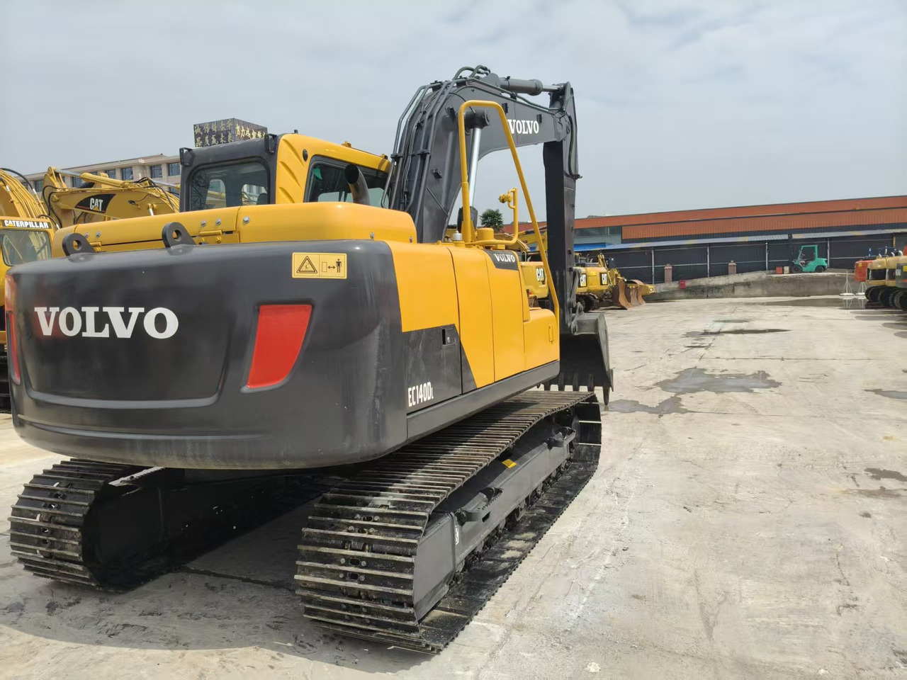 Volvo EC140DL - 履带式挖掘机:图3 Volvo EC140DL - 履带式挖掘机:图3