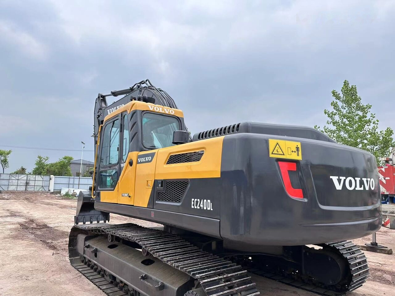履带式挖掘机 Volvo EC240D:图8 履带式挖掘机 Volvo EC240D:图8