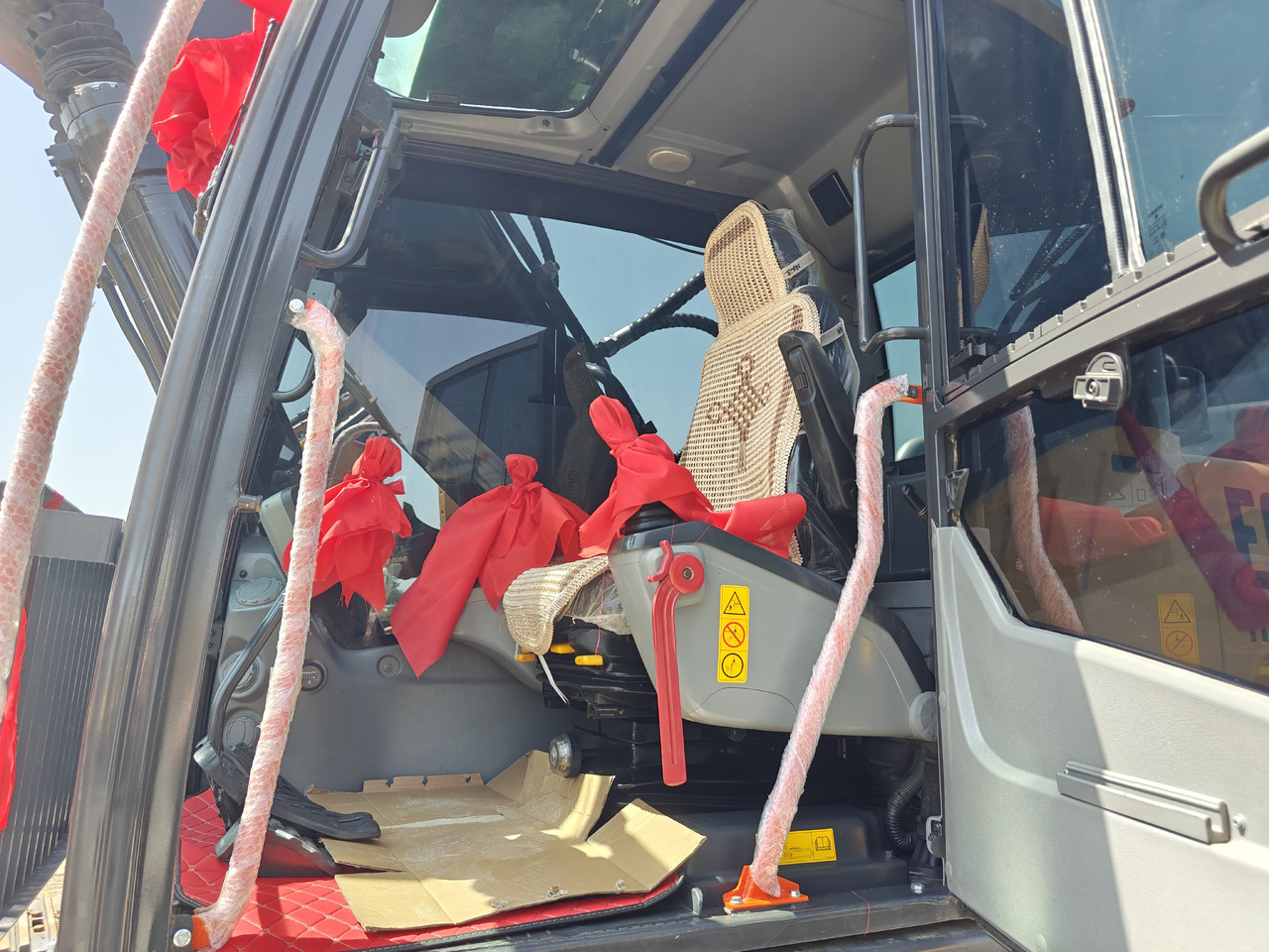 Volvo EC300DL - 履带式挖掘机:图5 Volvo EC300DL - 履带式挖掘机:图5