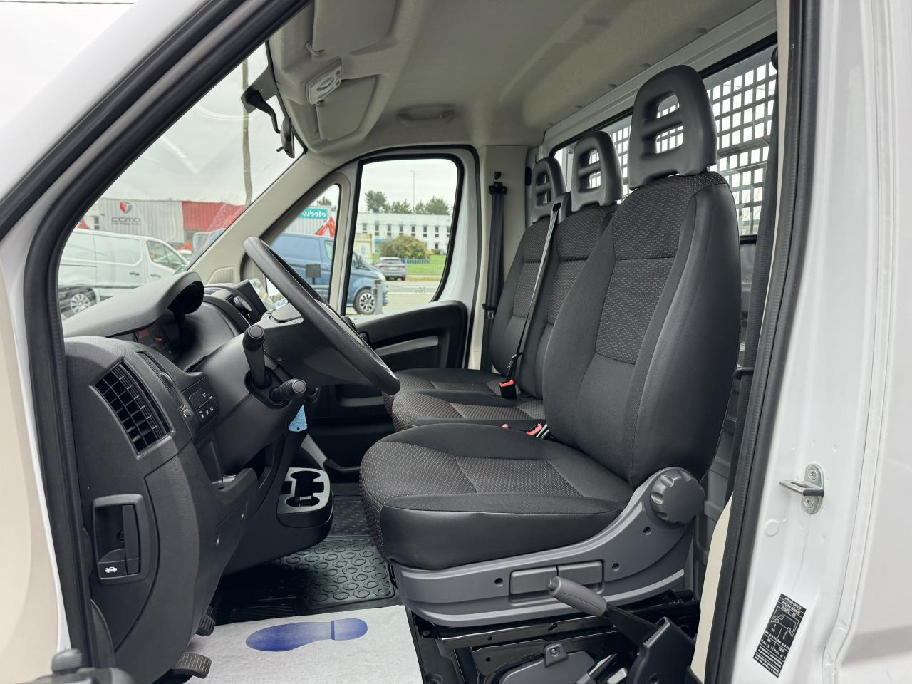 CITROEN JUMPER 3T5 PLATEAU 4M20 2.2 HDI 140CH - 平板货车:图5 CITROEN JUMPER 3T5 PLATEAU 4M20 2.2 HDI 140CH - 平板货车:图5