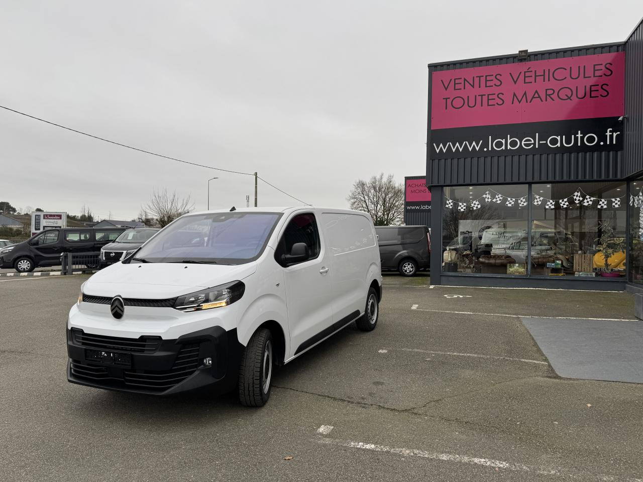 CITROEN Jumpy M 2.0 BlueHDi - 145 S&S - BV EAT8 III FOURGON . PHASE 2 - 无侧窗厢式货车:图1 CITROEN Jumpy M 2.0 BlueHDi - 145 S&S - BV EAT8 III FOURGON . PHASE 2 - 无侧窗厢式货车:图1