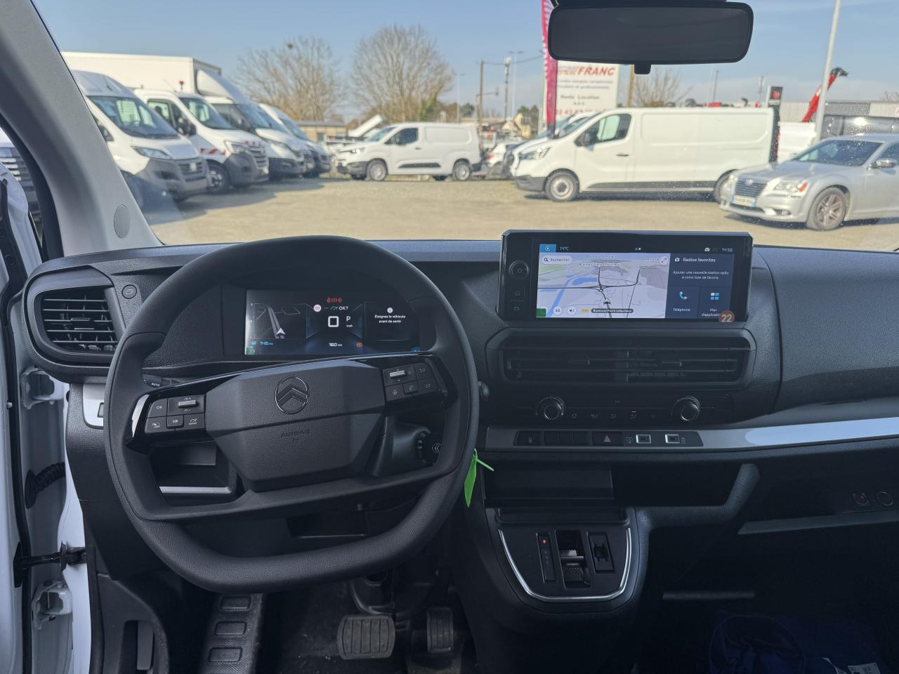 CITROEN Jumpy M 2.0 BlueHDi - 180 S&S - BV EAT8  III CABINE APPROFONDIE Cabine approfondie Fixe PHASE 2 - 无侧窗厢式货车:图4 CITROEN Jumpy M 2.0 BlueHDi - 180 S&S - BV EAT8  III CABINE APPROFONDIE Cabine approfondie Fixe PHASE 2 - 无侧窗厢式货车:图4