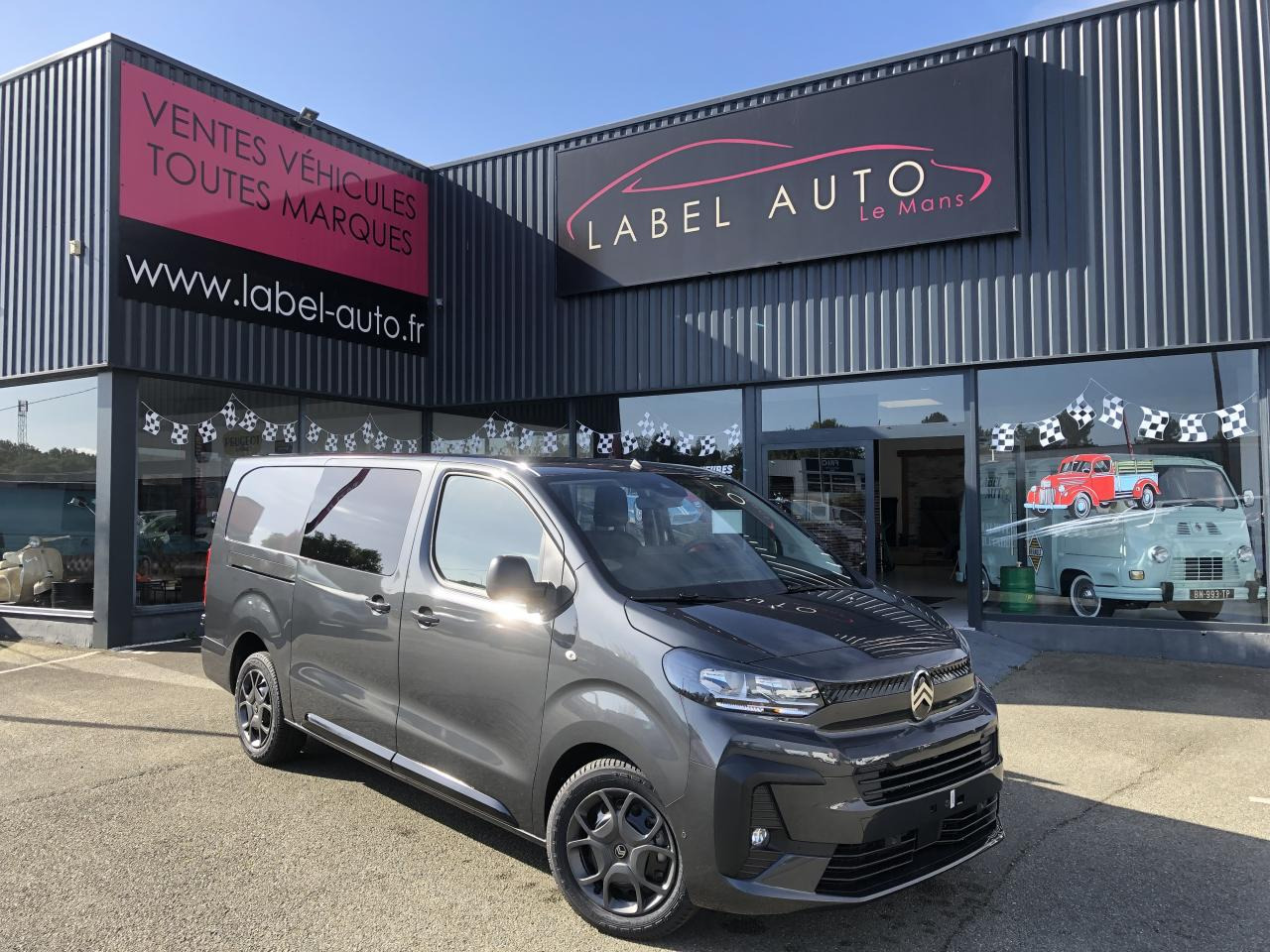 CITROEN Jumpy XL 2.0 BlueHDi - 180 S&S - BV EAT8 III CABINE APPROFONDIE Cabine approfondie Fixe PHASE 2 - 无侧窗厢式货车:图1 CITROEN Jumpy XL 2.0 BlueHDi - 180 S&S - BV EAT8 III CABINE APPROFONDIE Cabine approfondie Fixe PHASE 2 - 无侧窗厢式货车:图1