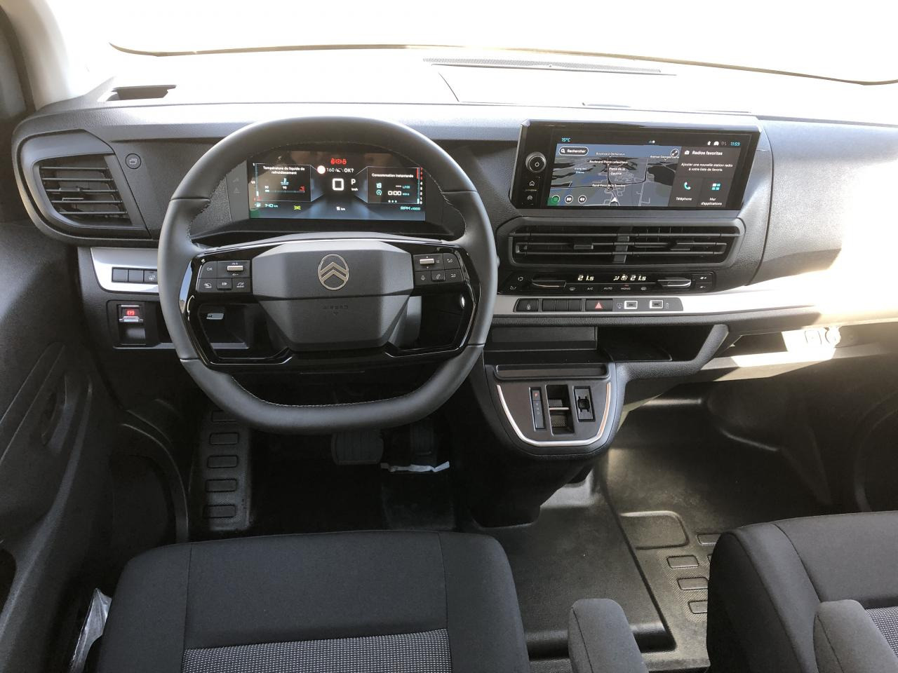 CITROEN Jumpy XL 2.0 BlueHDi - 180 S&S - BV EAT8 III CABINE APPROFONDIE Cabine approfondie Fixe PHASE 2 - 无侧窗厢式货车:图4 CITROEN Jumpy XL 2.0 BlueHDi - 180 S&S - BV EAT8 III CABINE APPROFONDIE Cabine approfondie Fixe PHASE 2 - 无侧窗厢式货车:图4