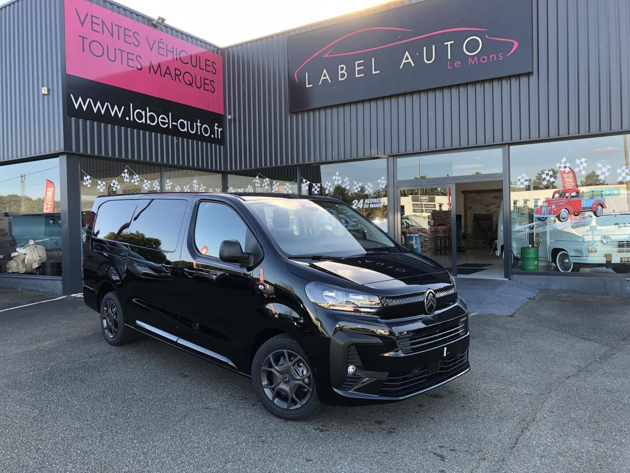 CITROEN Jumpy XL 2.0 BlueHDi - 180 S&S - BV EAT8 III CABINE APPROFONDIE Fixe PHASE 2 6 PLACES - 无侧窗厢式货车:图1 CITROEN Jumpy XL 2.0 BlueHDi - 180 S&S - BV EAT8 III CABINE APPROFONDIE Fixe PHASE 2 6 PLACES - 无侧窗厢式货车:图1