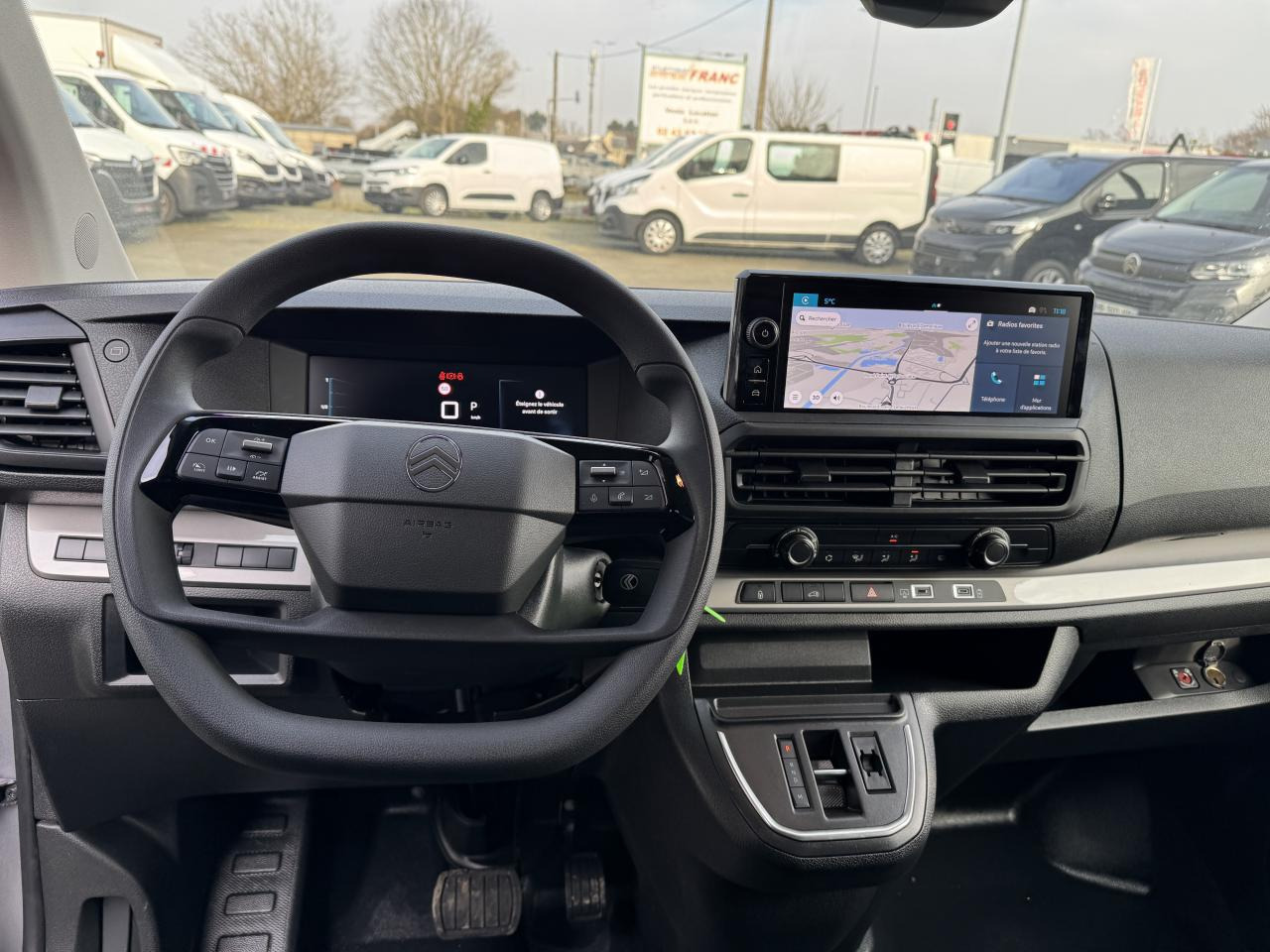 CITROEN jumpy 2 PLACES XL 2.0 BLUEHDI 180CH S&S PACK PREMIUM CONNECT EAT8 - 无侧窗厢式货车:图3 CITROEN jumpy 2 PLACES XL 2.0 BLUEHDI 180CH S&S PACK PREMIUM CONNECT EAT8 - 无侧窗厢式货车:图3