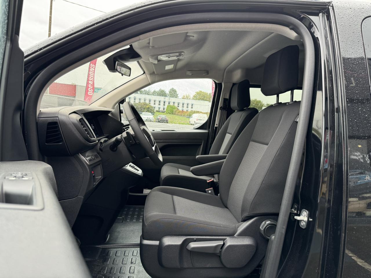 CITROEN jumpy M 2.0 BLUEHDI 180 S S EAT8 DOUBLE CABINE 5 PLACES - 无侧窗厢式货车:图4 CITROEN jumpy M 2.0 BLUEHDI 180 S S EAT8 DOUBLE CABINE 5 PLACES - 无侧窗厢式货车:图4