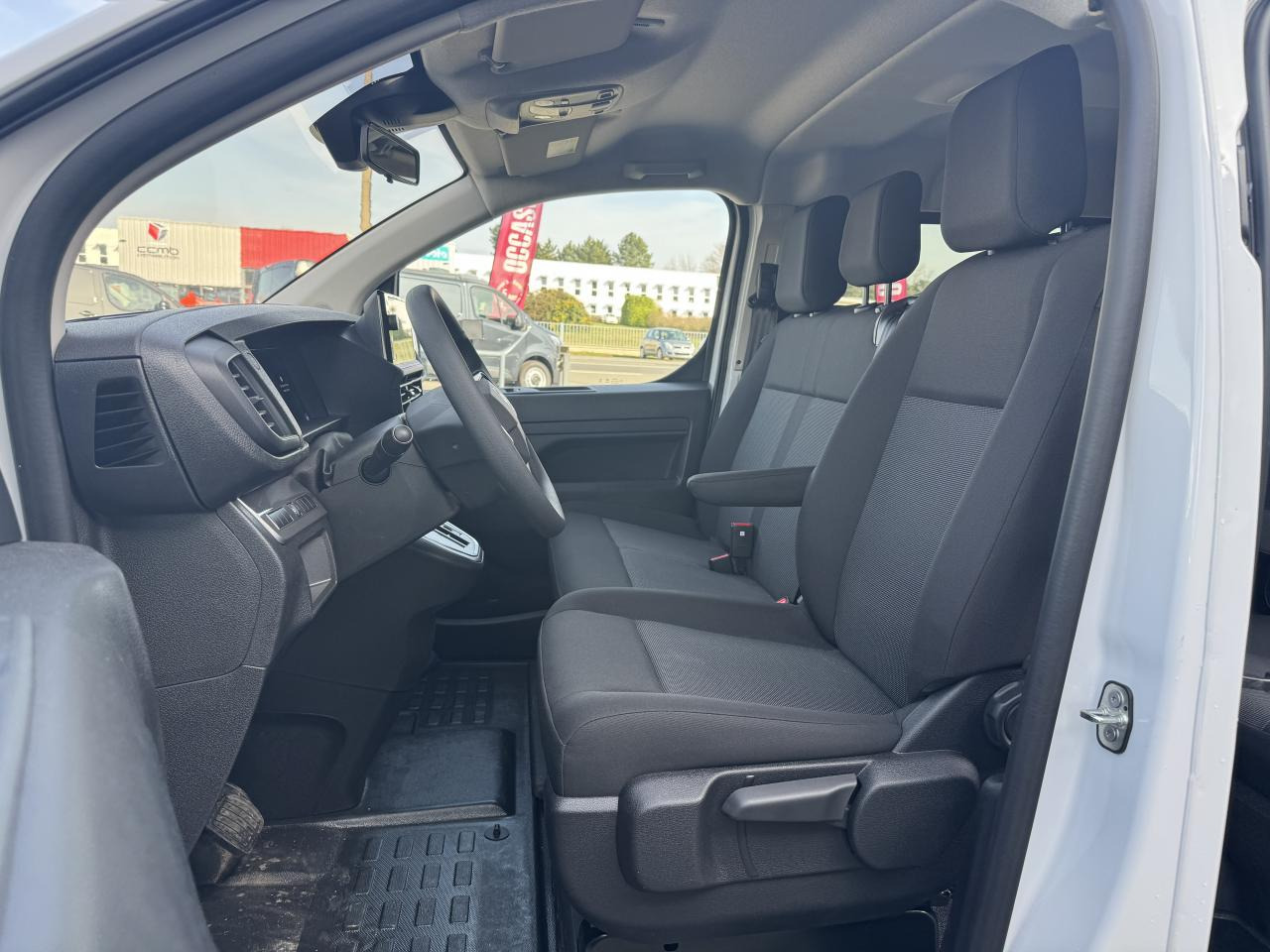 CITROEN jumpy M 2.0 HDI 180 EAT-8 CABINE APPROFONDIE 5 PLACES - 康比货车:图5 CITROEN jumpy M 2.0 HDI 180 EAT-8 CABINE APPROFONDIE 5 PLACES - 康比货车:图5