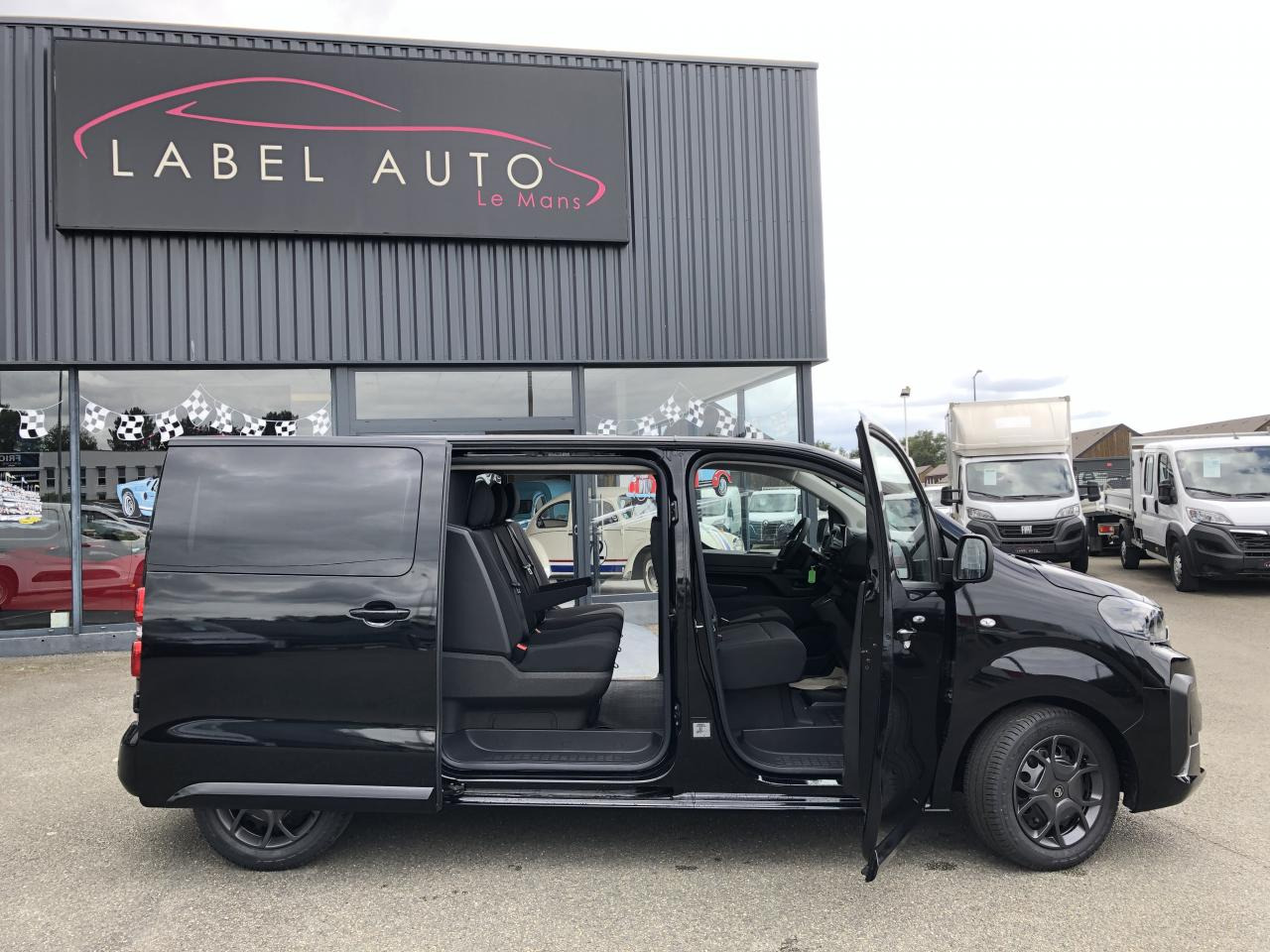 CITROEN jumpy XL 2.0 BLUEHDI 180CH S&S CABINE APPROFONDIE FIXE EAT8 5 PLACES - 无侧窗厢式货车:图3 CITROEN jumpy XL 2.0 BLUEHDI 180CH S&S CABINE APPROFONDIE FIXE EAT8 5 PLACES - 无侧窗厢式货车:图3