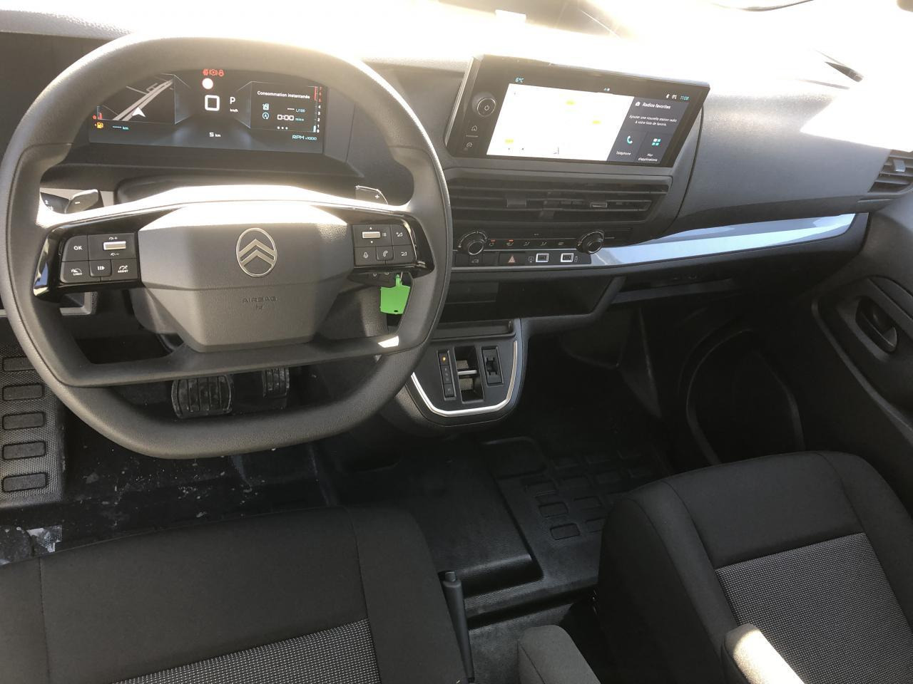 Citroen Jumpy 2 PLACES XL 2.0 BLUEHDI 180CH S&S PACK PREMIUM CONNECT EAT8 - 无侧窗厢式货车:图3 Citroen Jumpy 2 PLACES XL 2.0 BLUEHDI 180CH S&S PACK PREMIUM CONNECT EAT8 - 无侧窗厢式货车:图3