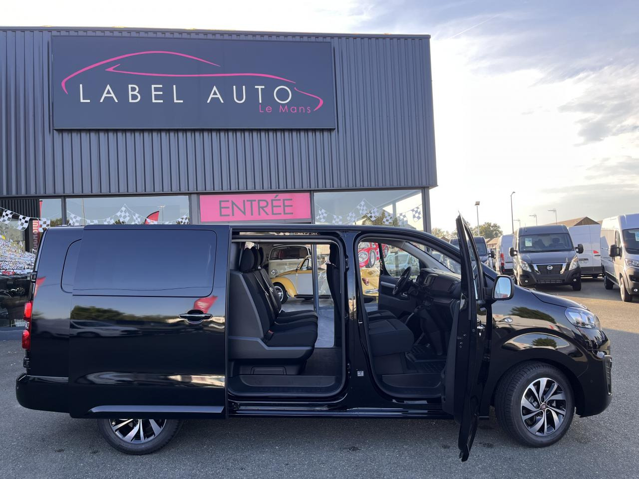 FIAT Scudo XL 2.0 BlueHDi - 180 S&S - BVA Cabine Approfondie 6 PLACES - 康比货车:图3 FIAT Scudo XL 2.0 BlueHDi - 180 S&S - BVA Cabine Approfondie 6 PLACES - 康比货车:图3