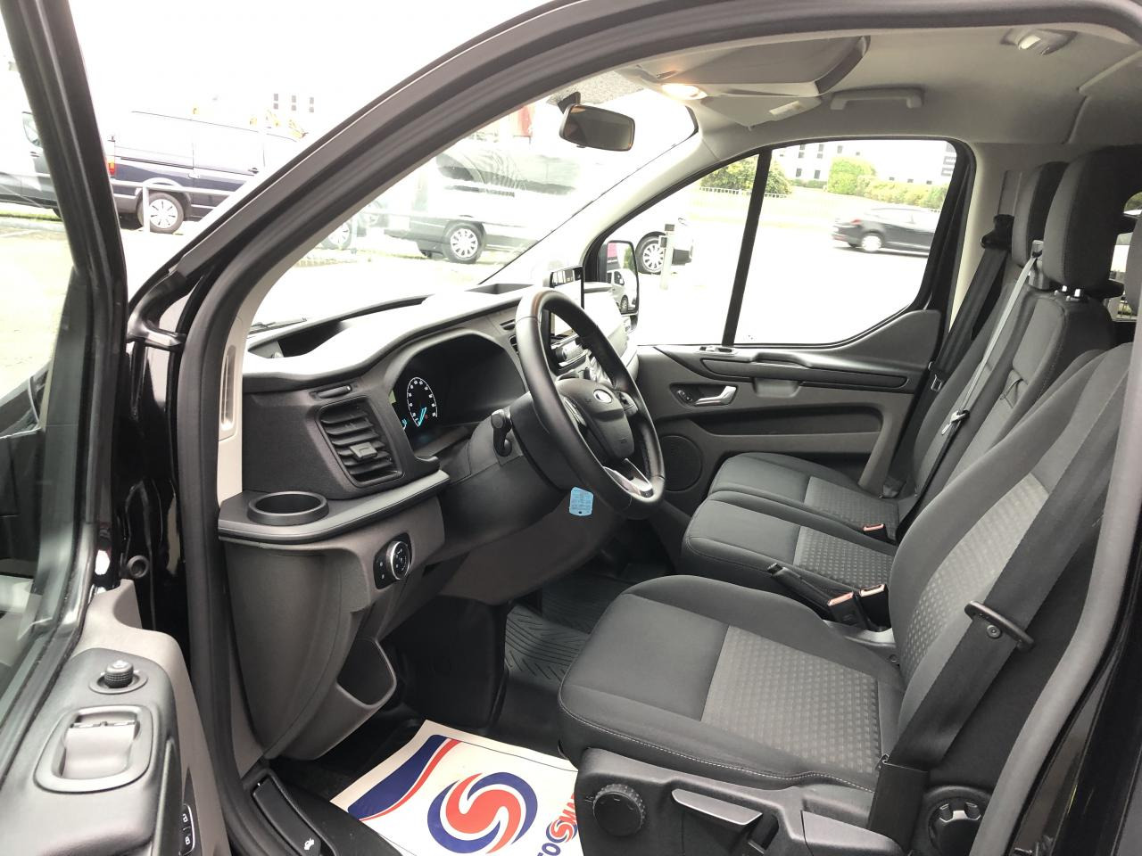 FORD transit custom kombi Transit Custom 2.0 EcoBlue 130 ch BVA S&S combi 9 places 320 L2H1 Trend Business - 小型客车:图3 FORD transit custom kombi Transit Custom 2.0 EcoBlue 130 ch BVA S&S combi 9 places 320 L2H1 Trend Business - 小型客车:图3