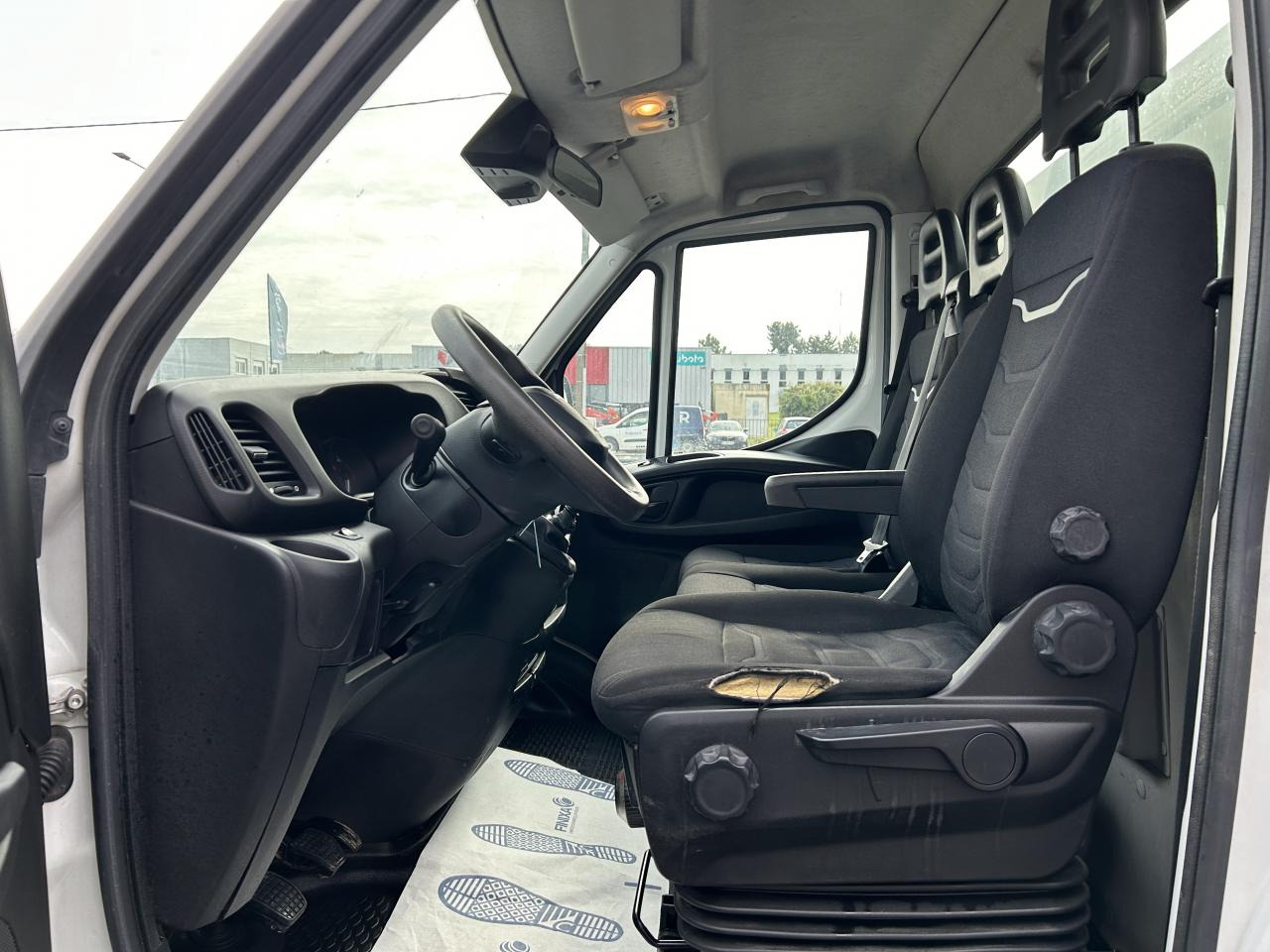 IVECO Daily 35 C 16H BENNE + COFFRE 3.0 160CH - 翻斗货车:图5 IVECO Daily 35 C 16H BENNE + COFFRE 3.0 160CH - 翻斗货车:图5